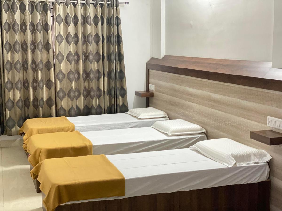 B Six Hotel Бангалор Екстериор снимка