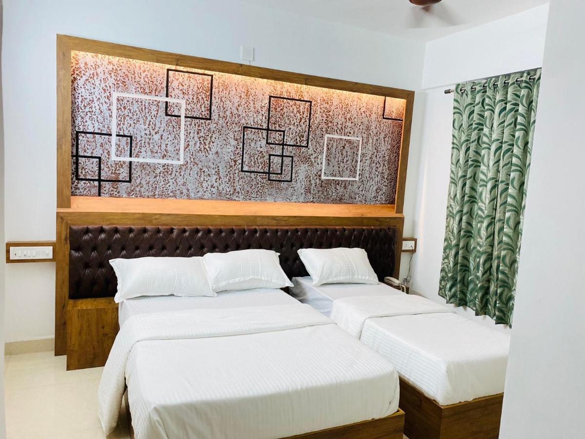B Six Hotel Бангалор Екстериор снимка