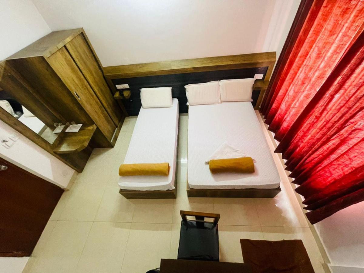 B Six Hotel Бангалор Екстериор снимка