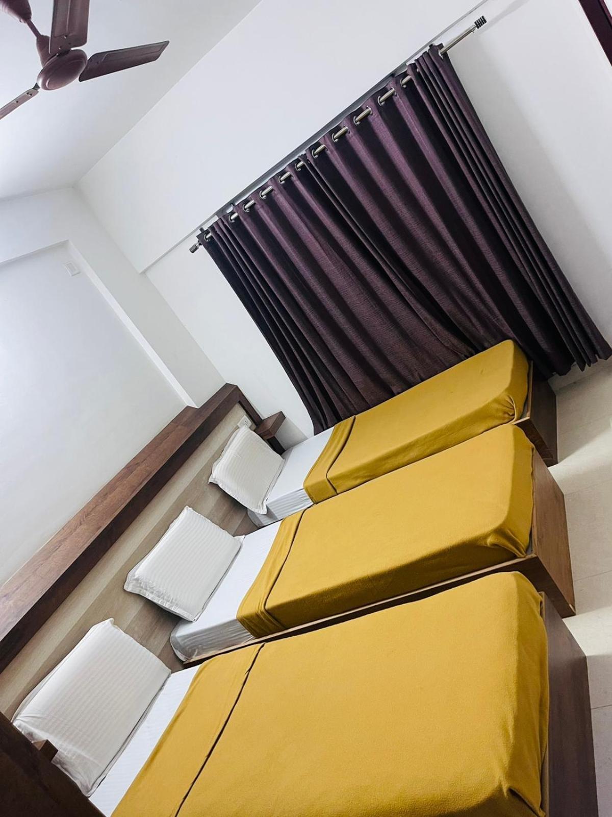 B Six Hotel Бангалор Екстериор снимка