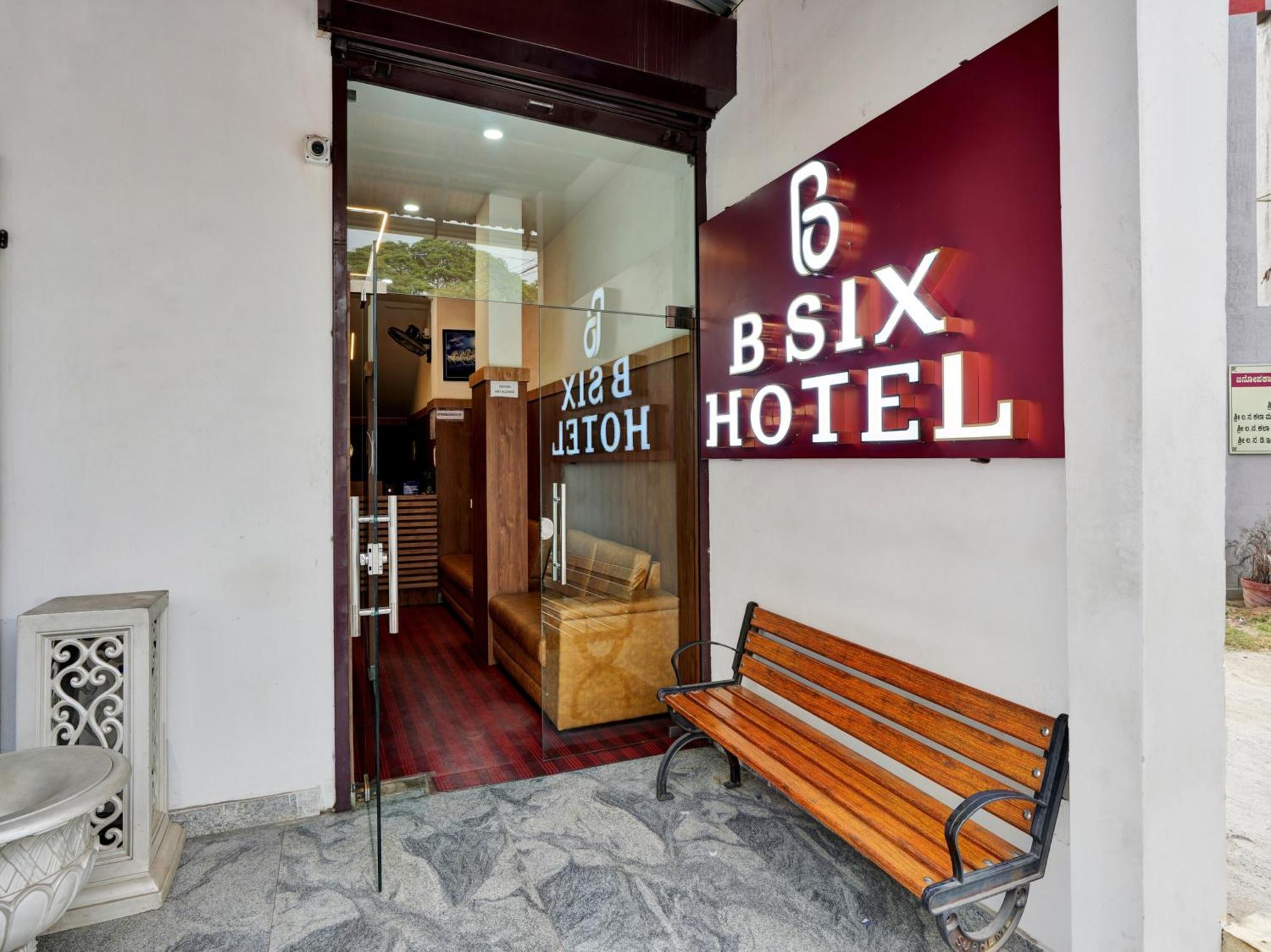 B Six Hotel Бангалор Екстериор снимка